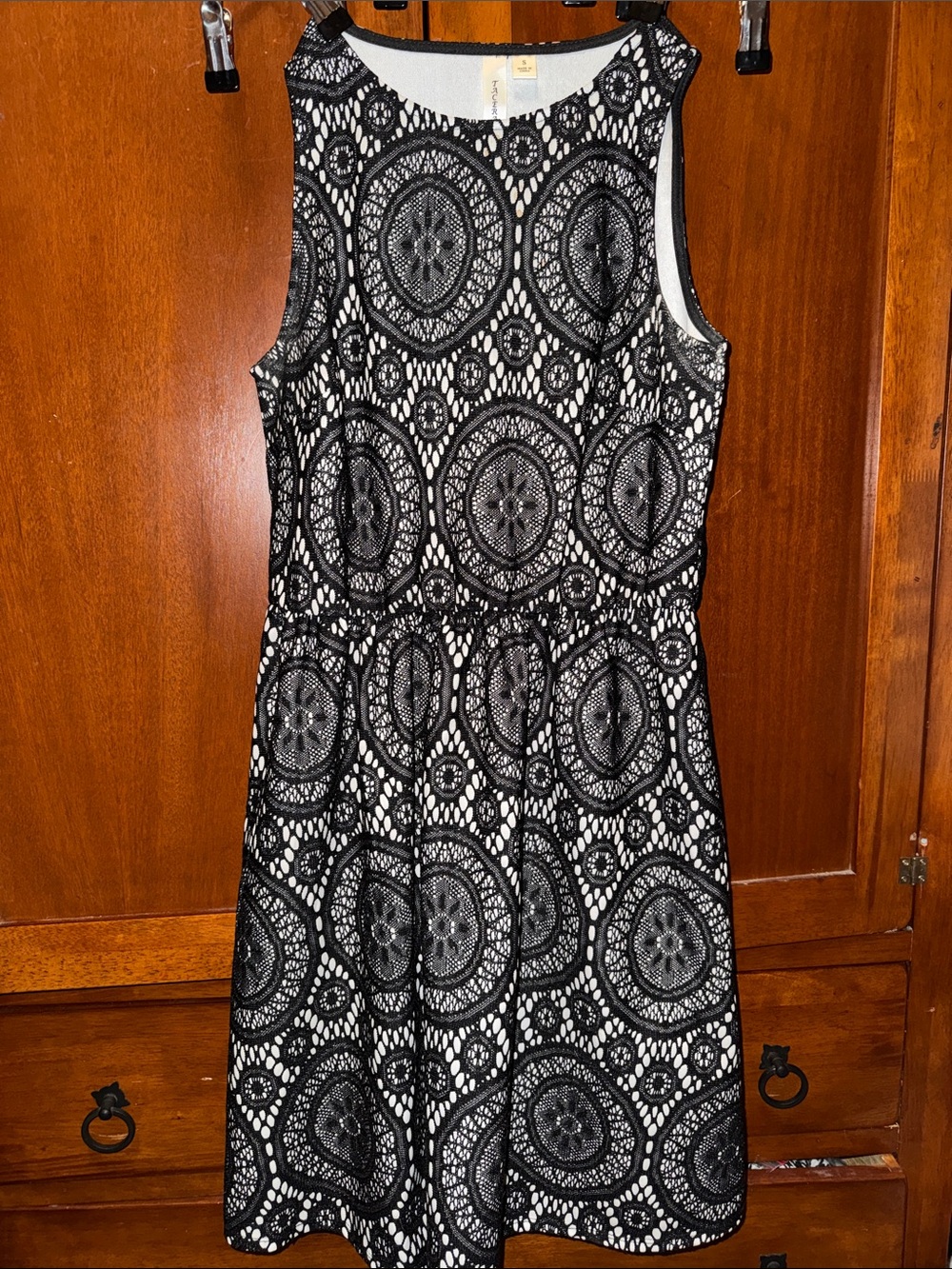 Tacera Sleeveless Black and White Lace-Overlay Fit & Flare Dress